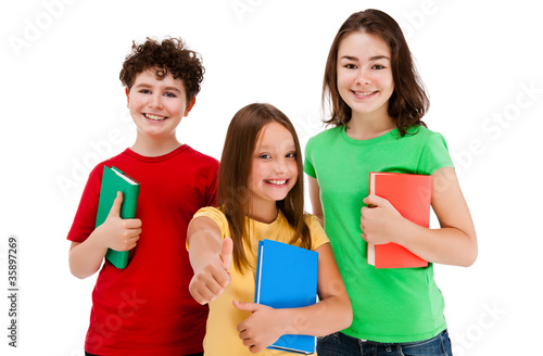 Foto: Kids showing OK sign isolated on white background Kids showing OK sign isolated on white background
