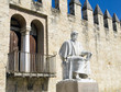 escultura del filosofo aberroes en cordoba,españa