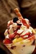 gemischtes eis mit früchten