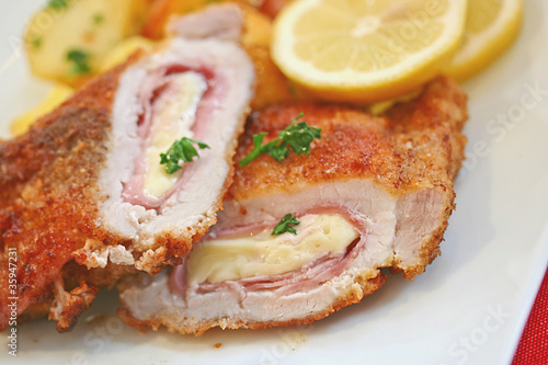Photo: Cordonbleu auf Teller Cordonbleu auf Teller