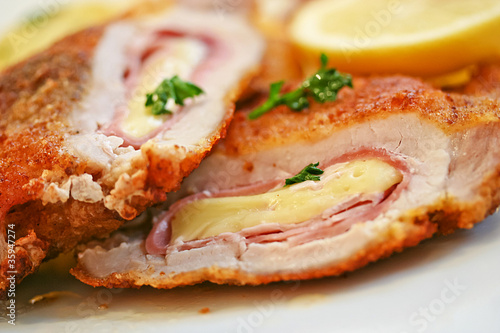 Photo: Klassisches Cordon Bleu (gefülltes Schweineschnitzel) Klassisches Cordon Bleu (gefülltes Schweineschnitzel)