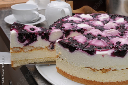 Foto: Sahnetorte - Festtagstorte - in der Bäckerei Sahnetorte - Festtagstorte - in der Bäckerei