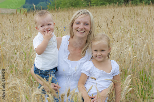 Photo: Mutter mit Kindern Mutter mit Kindern