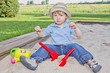 Foto: dreijähriger Junge auf dem Spielplatz (mr) dreijähriger Junge auf dem Spielplatz (mr)