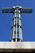 croce e cielo blu