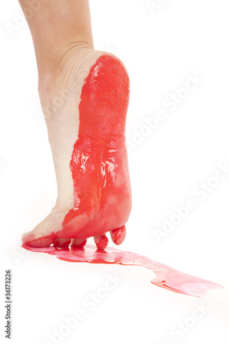 Foto: Painted foot stepping Painted foot stepping