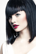 Foto: beautiful girl with perfect skin, red lipstick and black hair beautiful girl with perfect skin, red lipstick and black hair