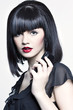 Foto: beautiful girl with perfect skin lipstick with telephone beautiful girl with perfect skin lipstick with telephone