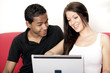 junge Leute mit Laptop