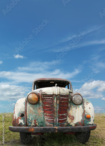 Foto: Oldtimer verrostet Oldtimer verrostet