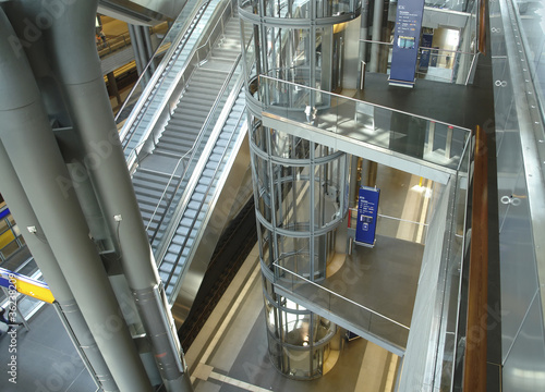 Foto: inside central station of Berlin inside central station of Berlin