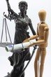 die Justiz bestechen