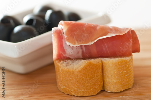 Photo: Jamon Serrano spanischer Schinken Jamon Serrano spanischer Schinken
