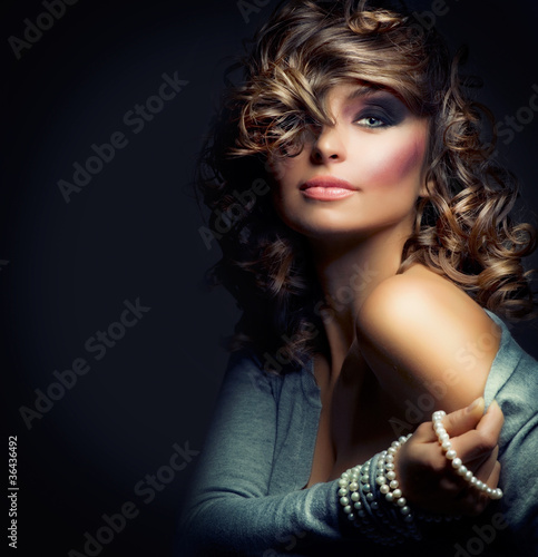 Foto: Fashion Beauty Portrait. Sexy Girl Fashion Beauty Portrait. Sexy Girl