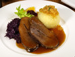 Wildschweinbraten mit Rotkohl