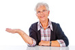 Zufriedene Seniorin