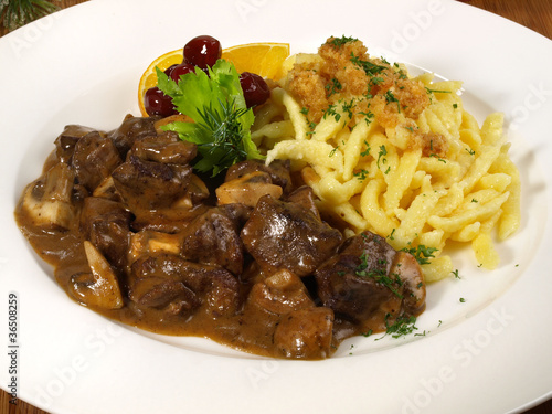 Foto: Rehragout mit Spätzle Rehragout mit Spätzle