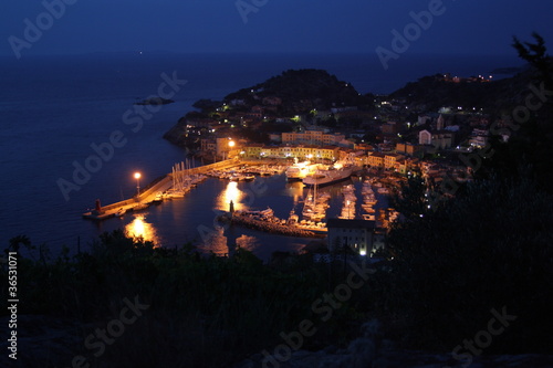 Photo: Panoramica Giglio Porto in notturna Panoramica Giglio Porto in notturna