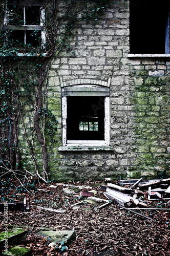 Foto: derelict cottage derelict cottage
