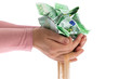 Eurobanknoten zerfallen zu Sand
