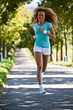 Junge Frau beim joggen