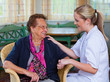 Hauskrankenpflege der alten Dame