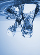 Foto: water splashing with ice water splashing with ice