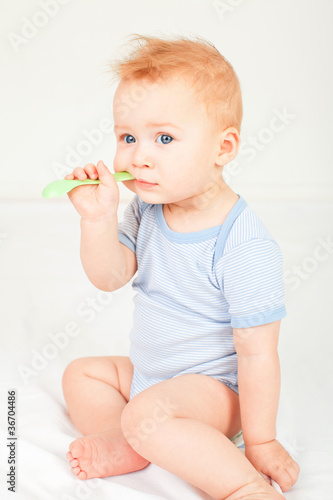 Photo: Baby Portrait mit Löffel Baby Portrait mit Löffel