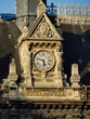 Horloge ancienne sur façade en pierre. Horloge ancienne sur façade en pierre.