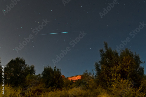 Photo: Meteor crossing the sky Meteor crossing the sky