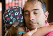 câlin avec son papa