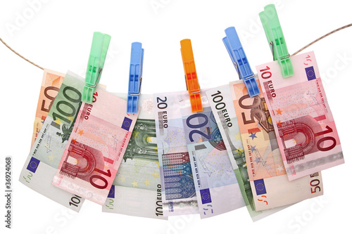 Foto: euro banknotes on clothesline euro banknotes on clothesline