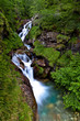 cascata di acqua cristallina cascata di acqua cristallina