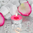 Foto: Relaxen und Entspannen mit Steinen und Kerzenlicht Relaxen und Entspannen mit Steinen und Kerzenlicht