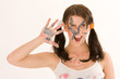 Junge Frau mit Farbe im Gesicht