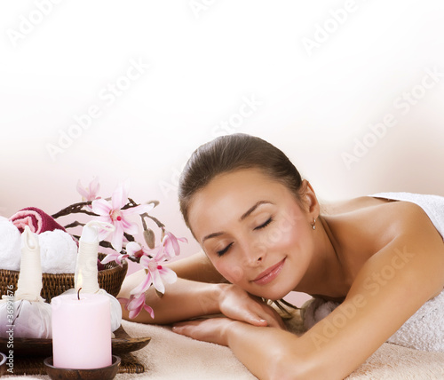 Foto: Spa Woman. Thai Massage Spa Woman. Thai Massage