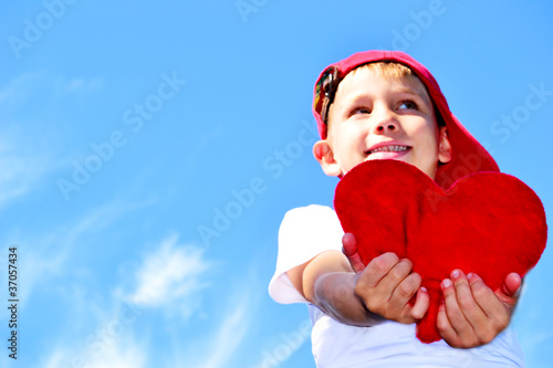 Photo: Kind mit Herz Kind mit Herz