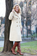 Frau im Park