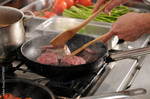Photo: Zubereitung von Rumpsteaks Zubereitung von Rumpsteaks