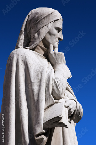 Illustration: Statue of Dante Verone - Statua di Dante a Verona Italy Statue of Dante Verone - Statua di Dante a Verona Italy