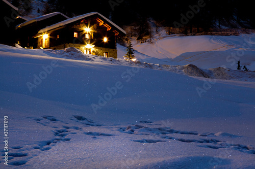 Photo: Chalet montano in notturna Chalet montano in notturna