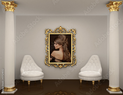 Foto: gold frames with picture of woman on the wall in royal interior gold frames with picture of woman on the wall in royal interior