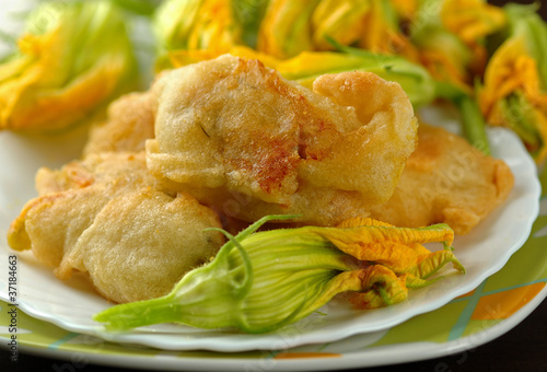 Photo: Fiori di zucca fritti Fiori di zucca fritti