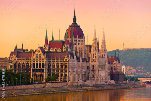 Photo: The House of Parliament, Budapest, at sunrise The House of Parliament, Budapest, at sunrise