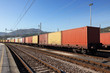 Foto: containers in railway station containers in railway station