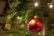 Foto: Christbaumkugel am Weihnachtsbaum Christbaumkugel am Weihnachtsbaum
