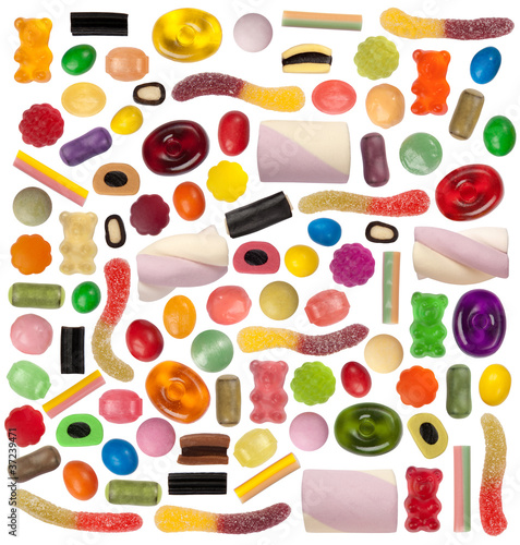 Foto: Candy variety isolated on white Candy variety isolated on white