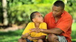 Vídeo: Ethnic Father & Son Time Together Ethnic Father & Son Time Together