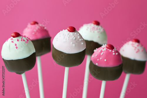 Photo: Cupcake cake pops Cupcake cake pops