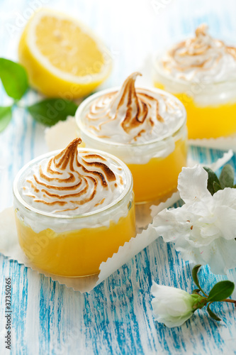 Foto: Lemon Meringue Dessert Lemon Meringue Dessert